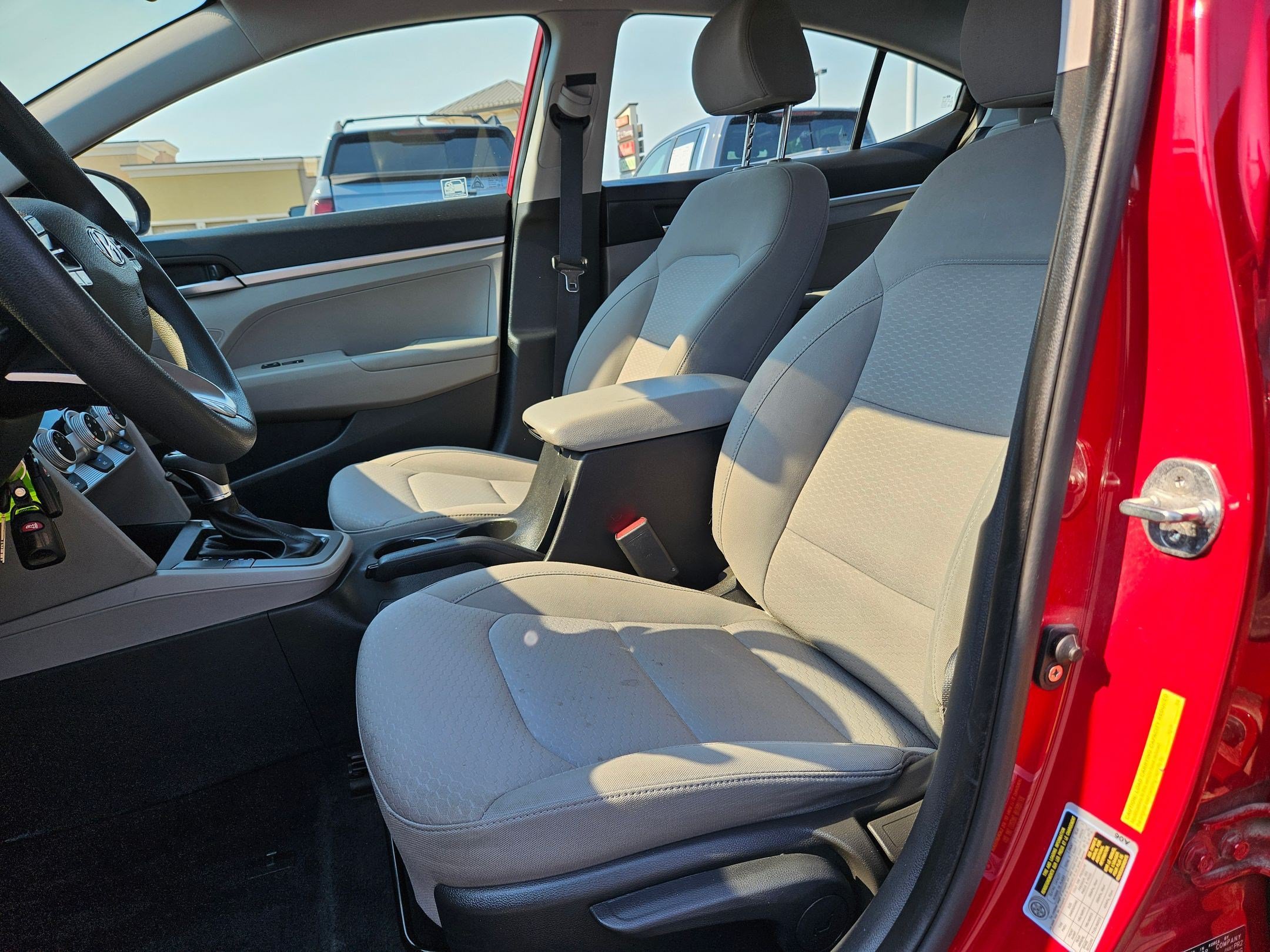 Used 2019 Hyundai Elantra SE FWD image 17