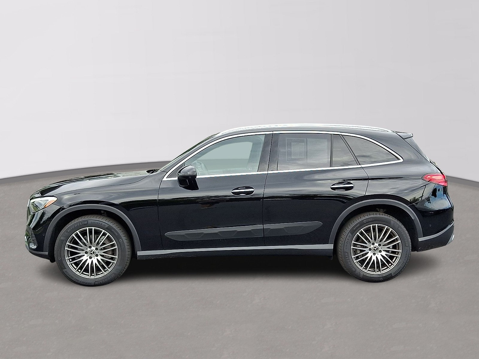 Certified 2025 Mercedes-Benz GLC 300 4MATIC image 7