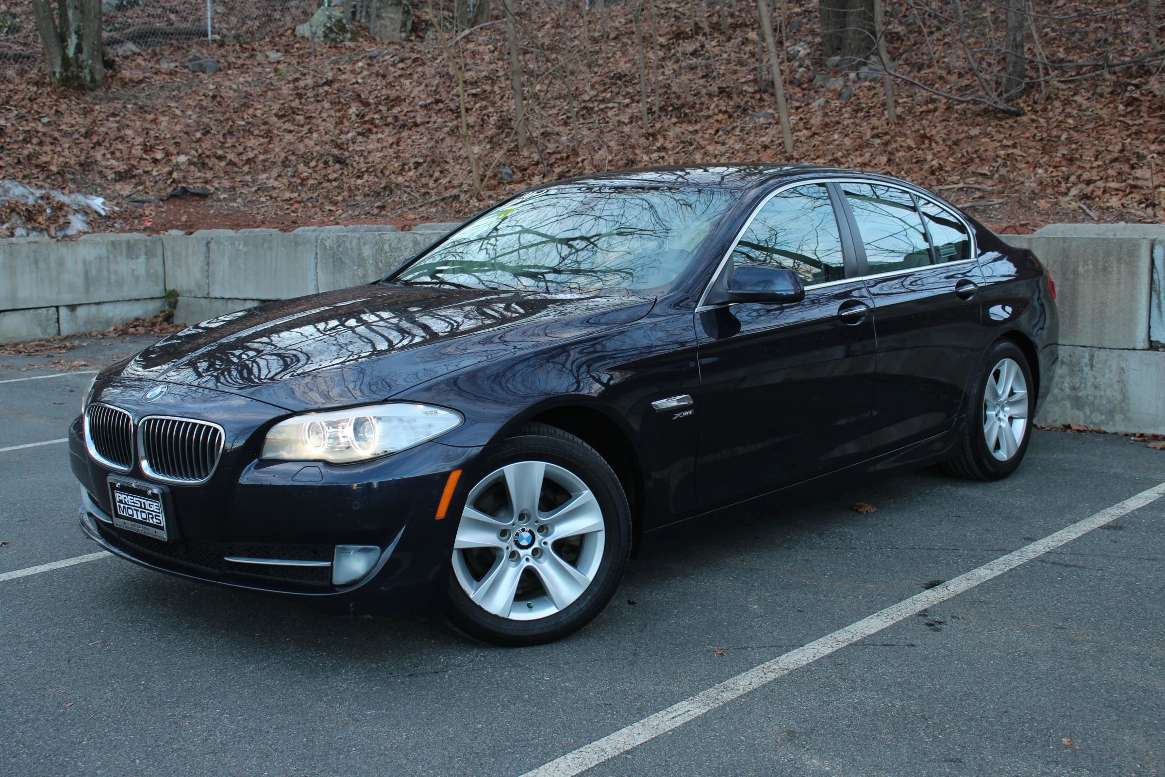 Used 2012 BMW 528i xDrive 528i xDrive Sedan 4D image 2