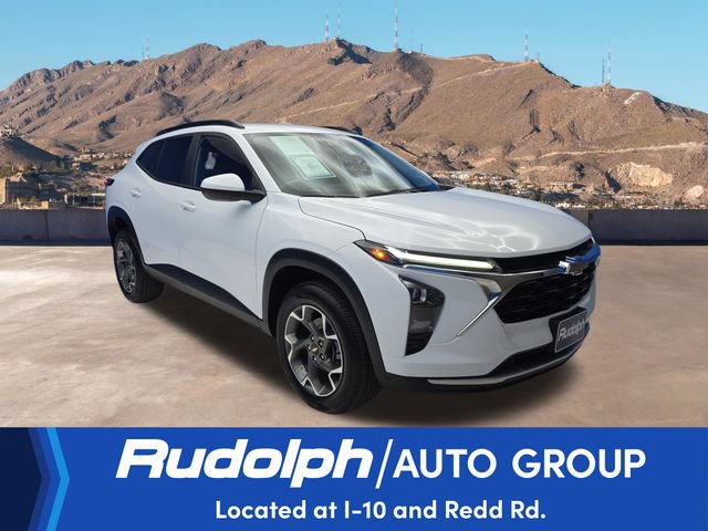 Used 2025 Chevrolet Trax LT FWD image 7