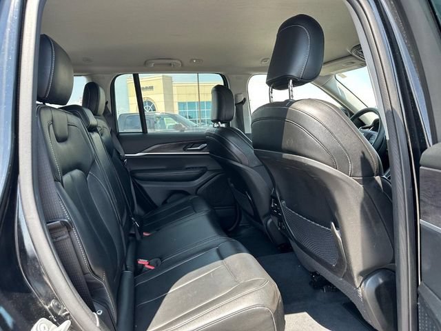 Used 2023 Jeep Grand Cherokee Limited AWD/4WD image 12