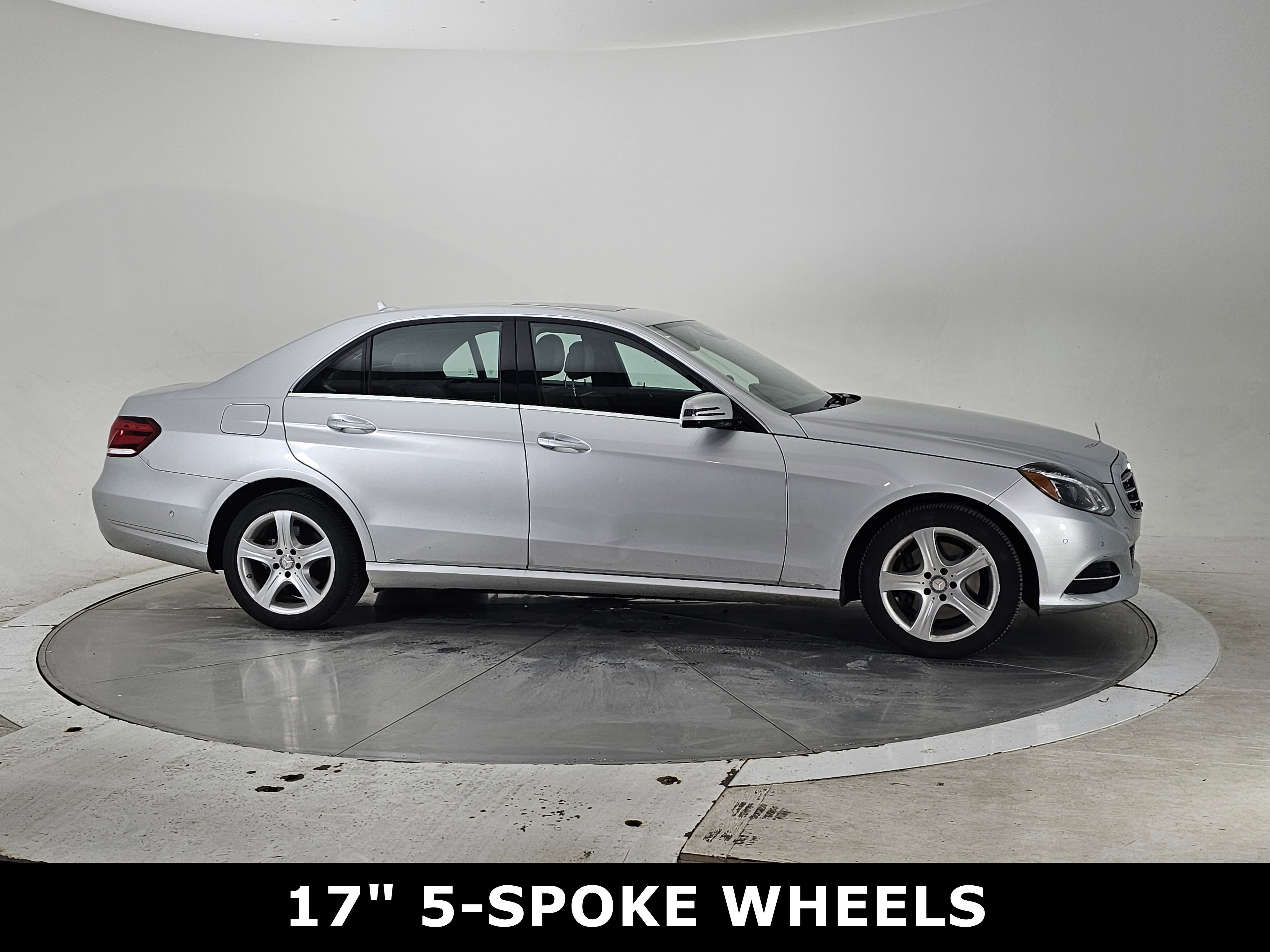 Used 2014 Mercedes-Benz E 250 BlueTEC 4MATIC Sedan image 3