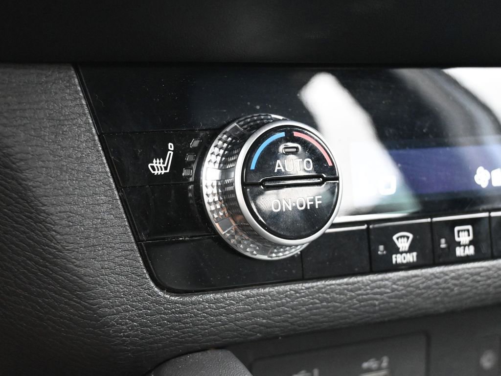 Used 2022 Mitsubishi Outlander SE image 29