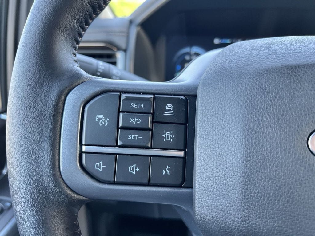 New 2023 Ford F150 Lightning Lariat AWD/4WD image 17