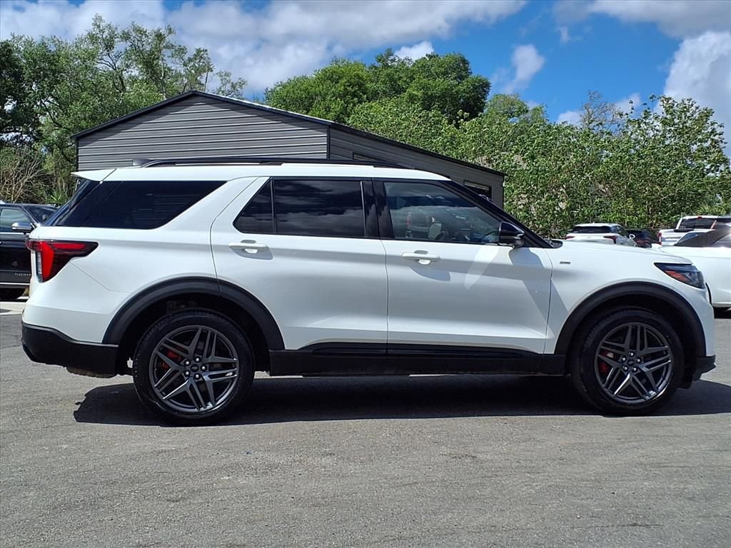 Used 2025 Ford Explorer ST-Line w/ Premium Package AWD/4WD image 8