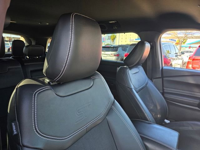 Used 2022 Ford Explorer ST w/ ST Street Pack image 15
