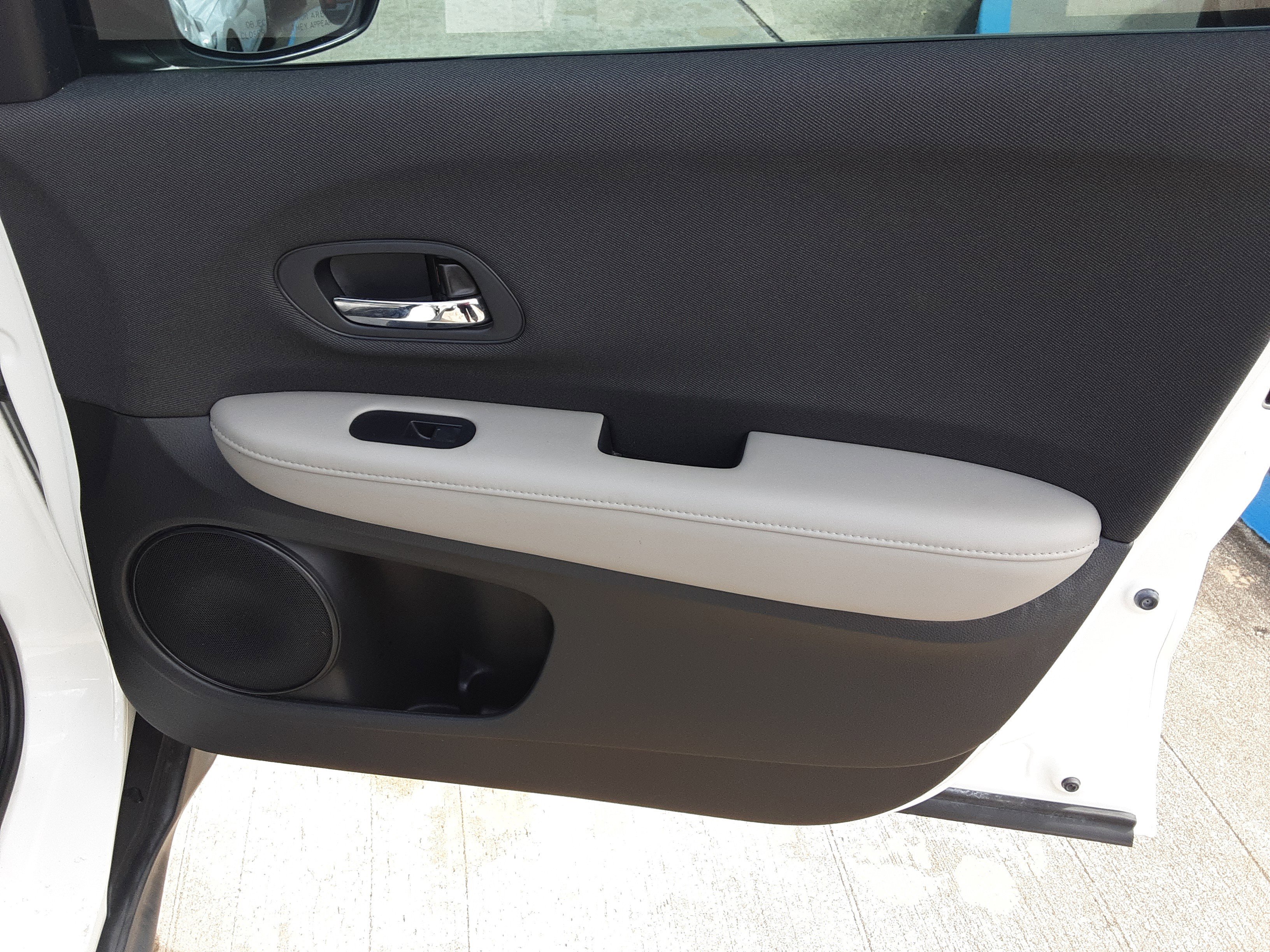 Used 2021 Honda HR-V LX image 16