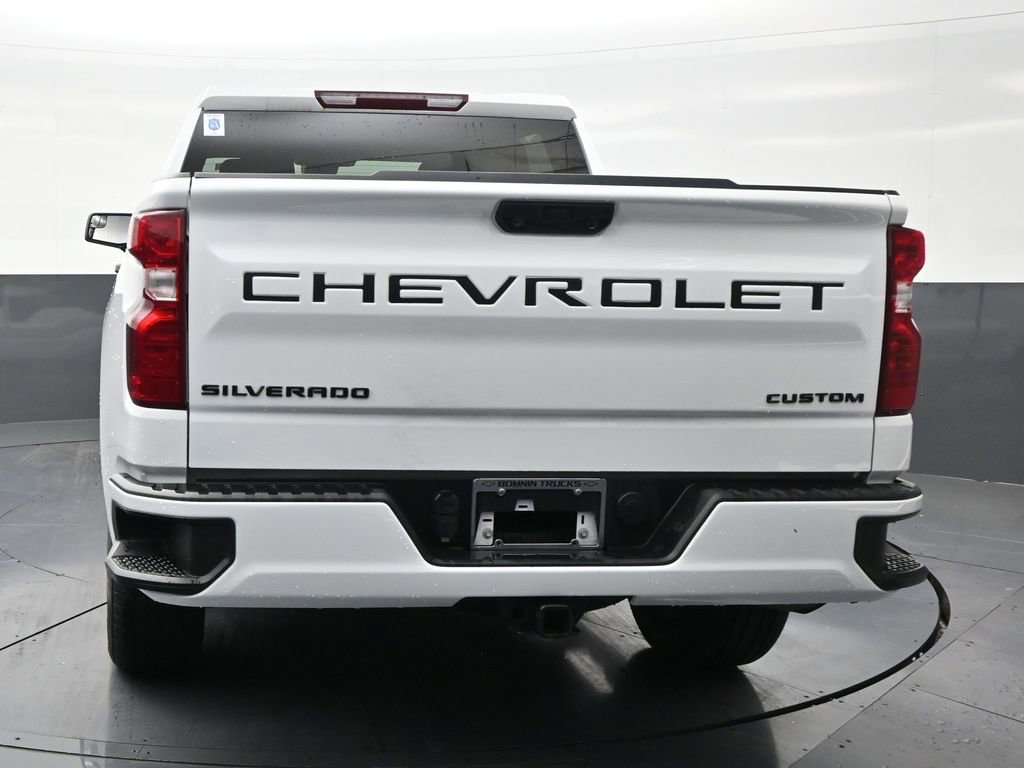 Used 2024 Chevrolet Silverado 1500 Custom w/ Turbomax Blackout Package RWD image 4