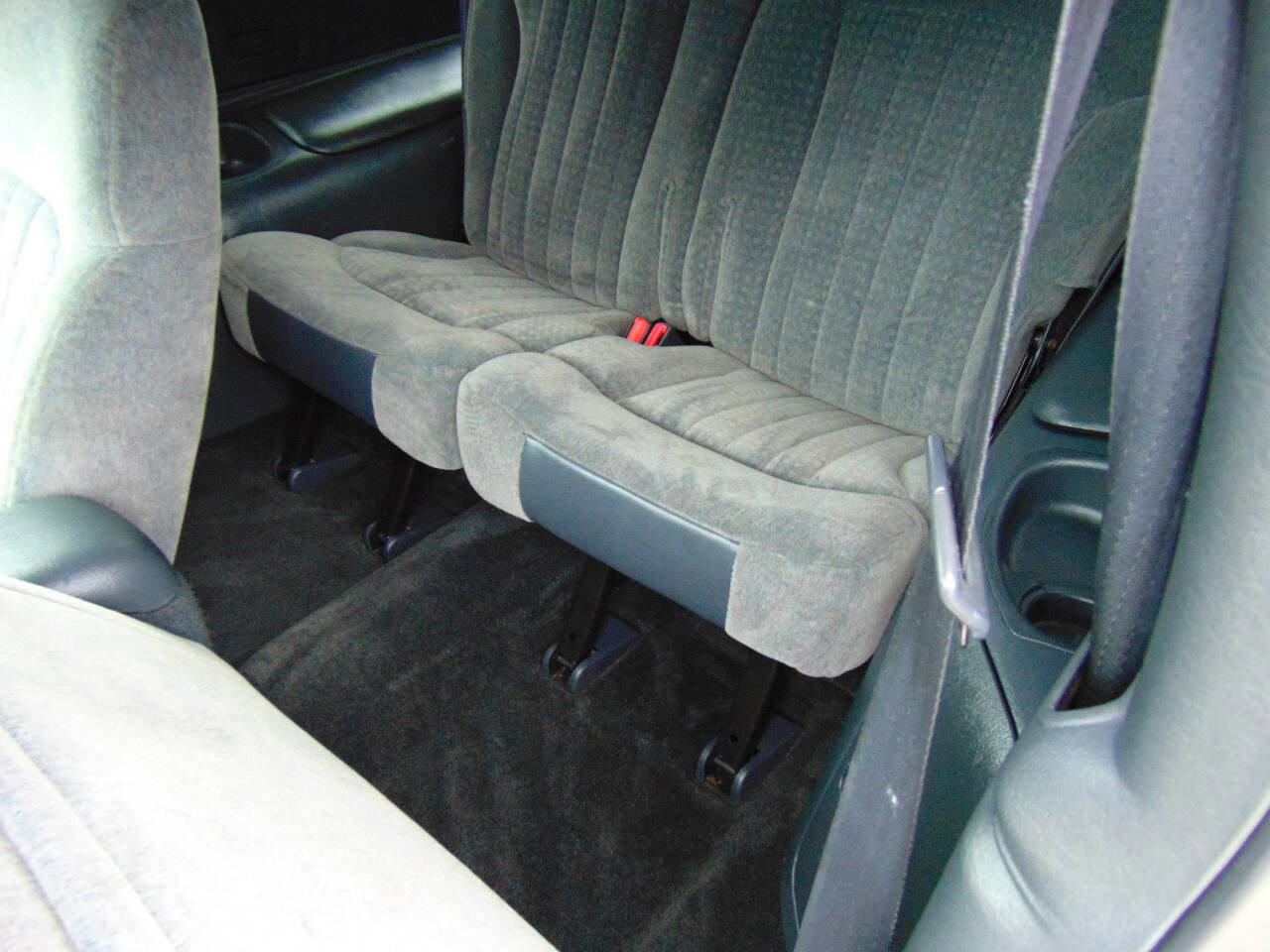 Used 2002 Chevrolet Blazer LS w/ Preferred Equipment Group image 9