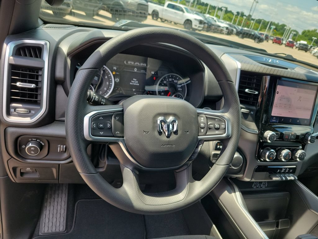 New 2026 RAM 1500 Express AWD/4WD image 15
