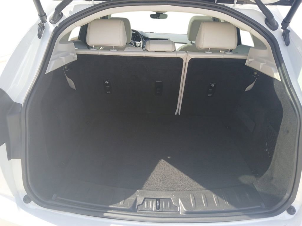 Used 2020 Jaguar E-PACE SE image 19