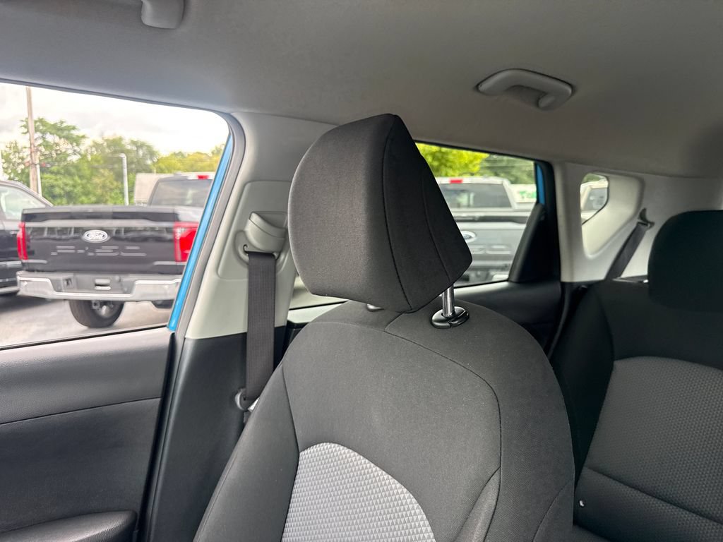 Used 2025 Kia Soul S FWD image 40