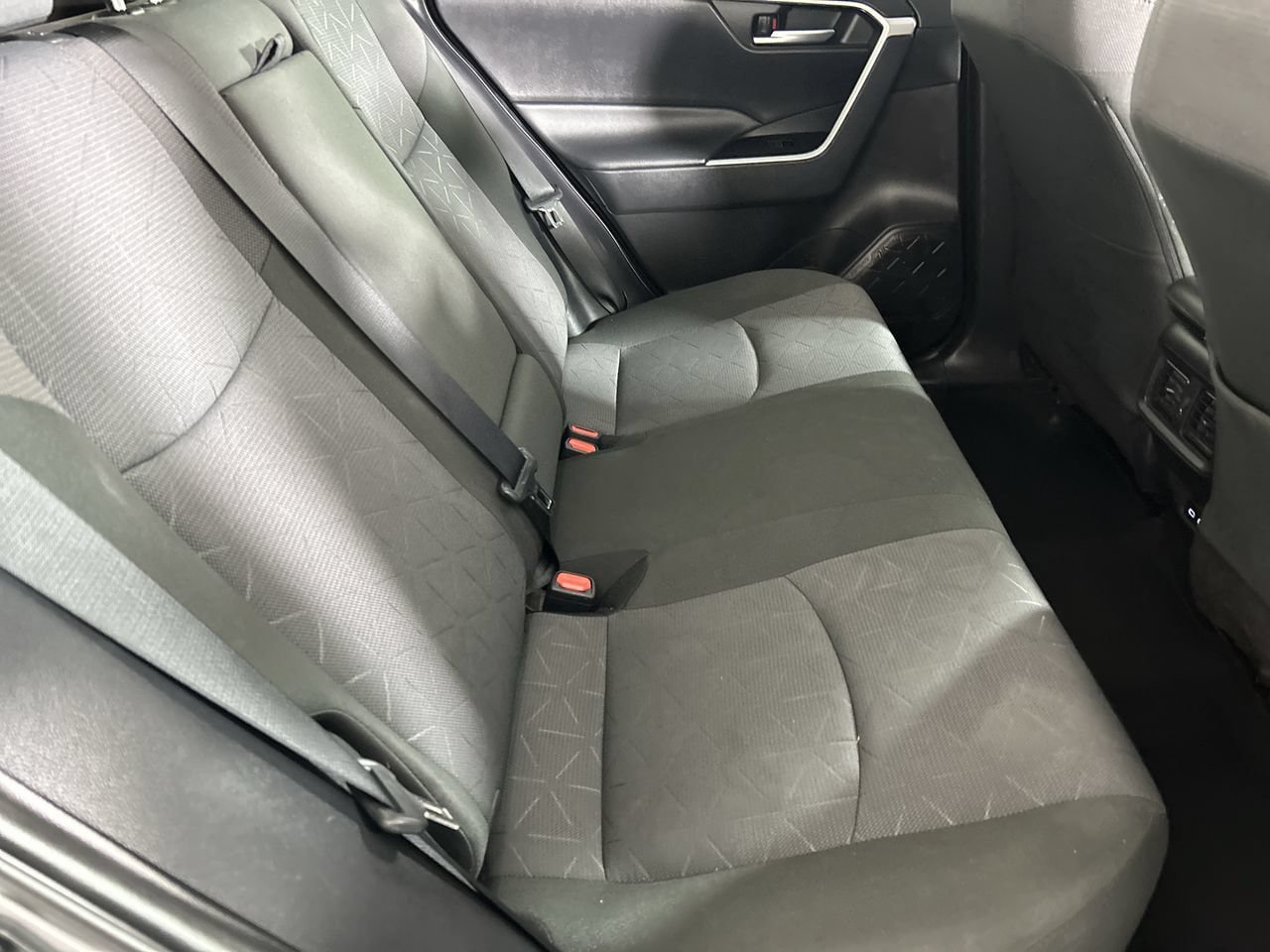 Used 2025 Toyota RAV4 XLE FWD image 25
