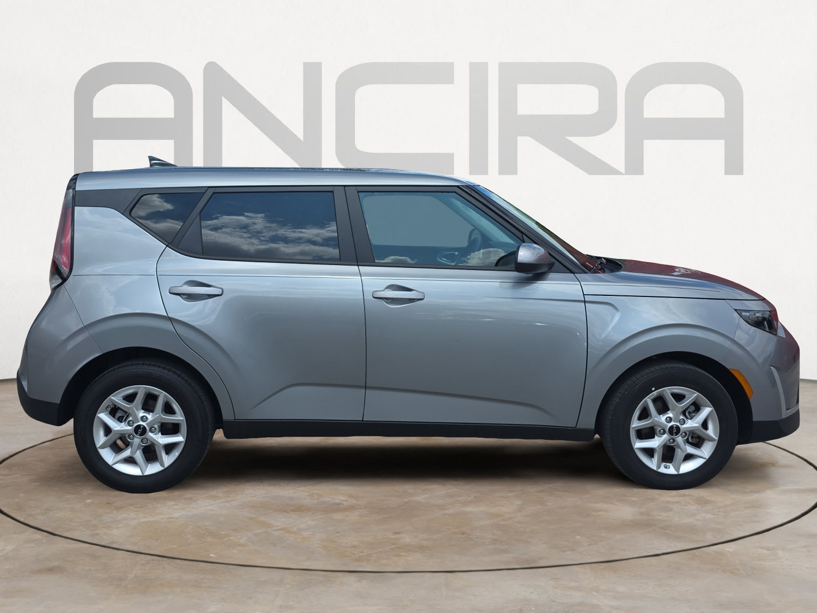 Certified 2025 Kia Soul LX w/ LX Technology Package FWD image 8