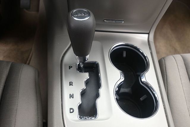 Used 2012 Jeep Grand Cherokee Laredo RWD image 12