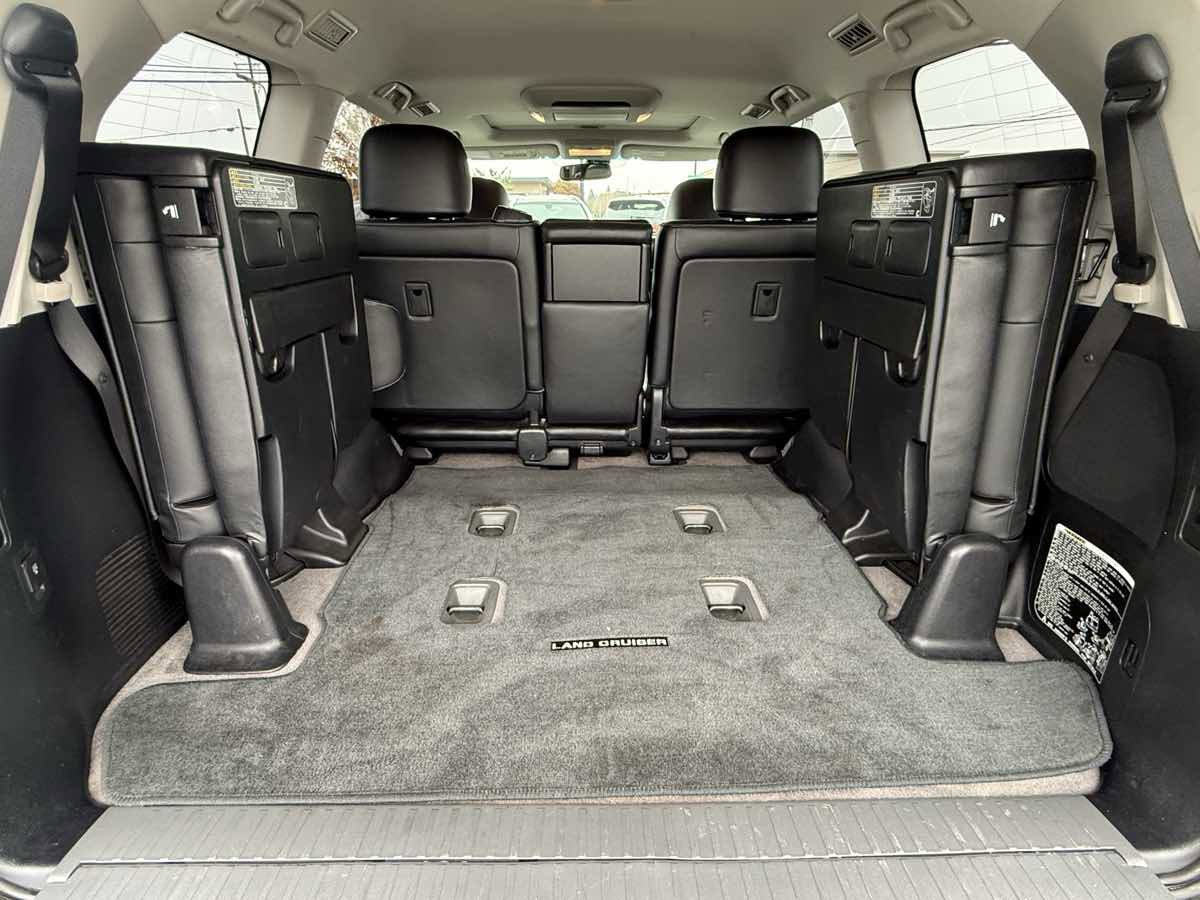 Used 2015 Toyota Land Cruiser image 34