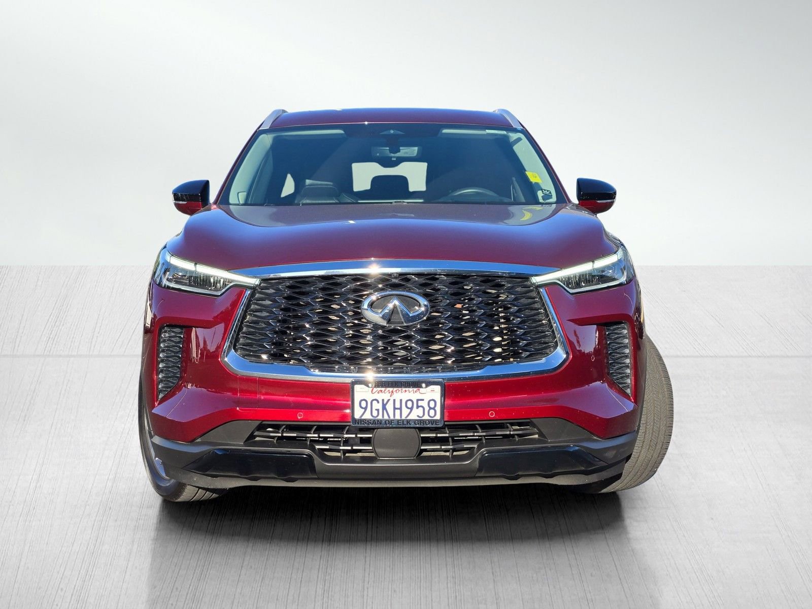 Used 2023 INFINITI QX60 Luxe w/ Vision Package AWD/4WD image 2