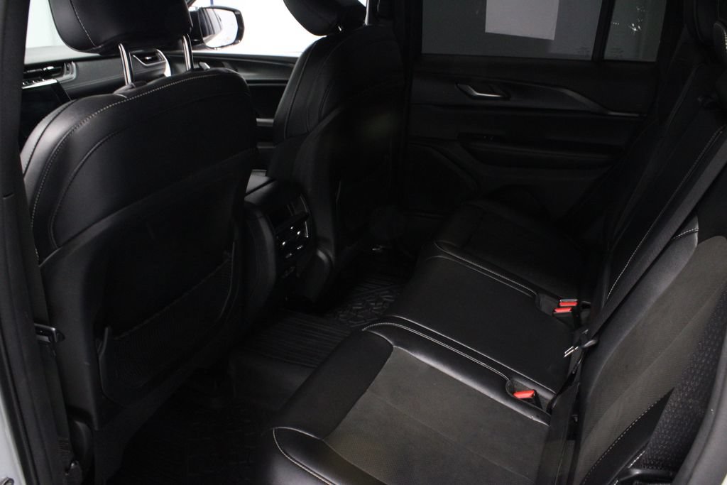 Used 2023 Jeep Grand Cherokee Altitude AWD/4WD image 20