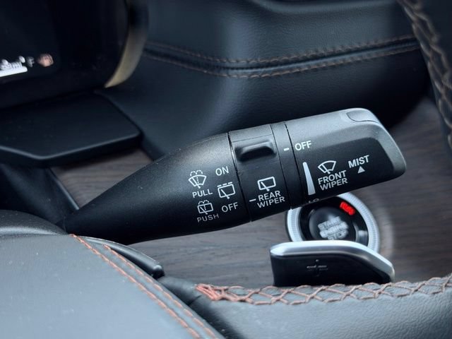 Used 2025 Jeep Grand Cherokee Summit AWD/4WD image 33