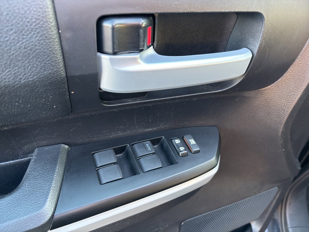 Used 2020 Toyota Tundra 4x4 CrewMax image 26