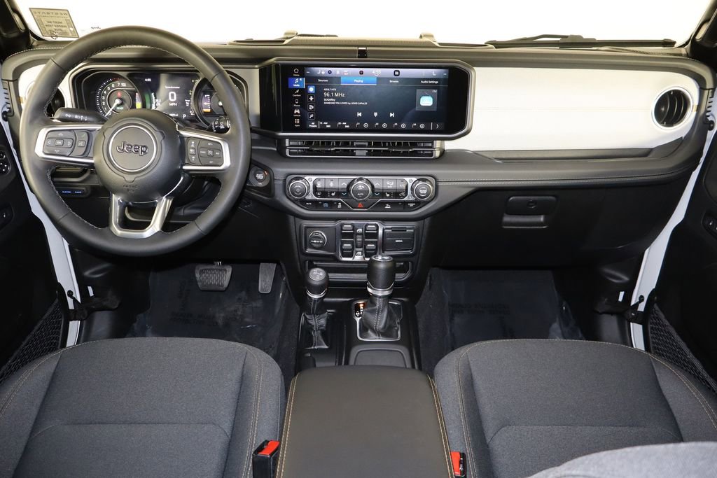 Used 2025 Jeep Wrangler Unlimited Sahara AWD/4WD image 13