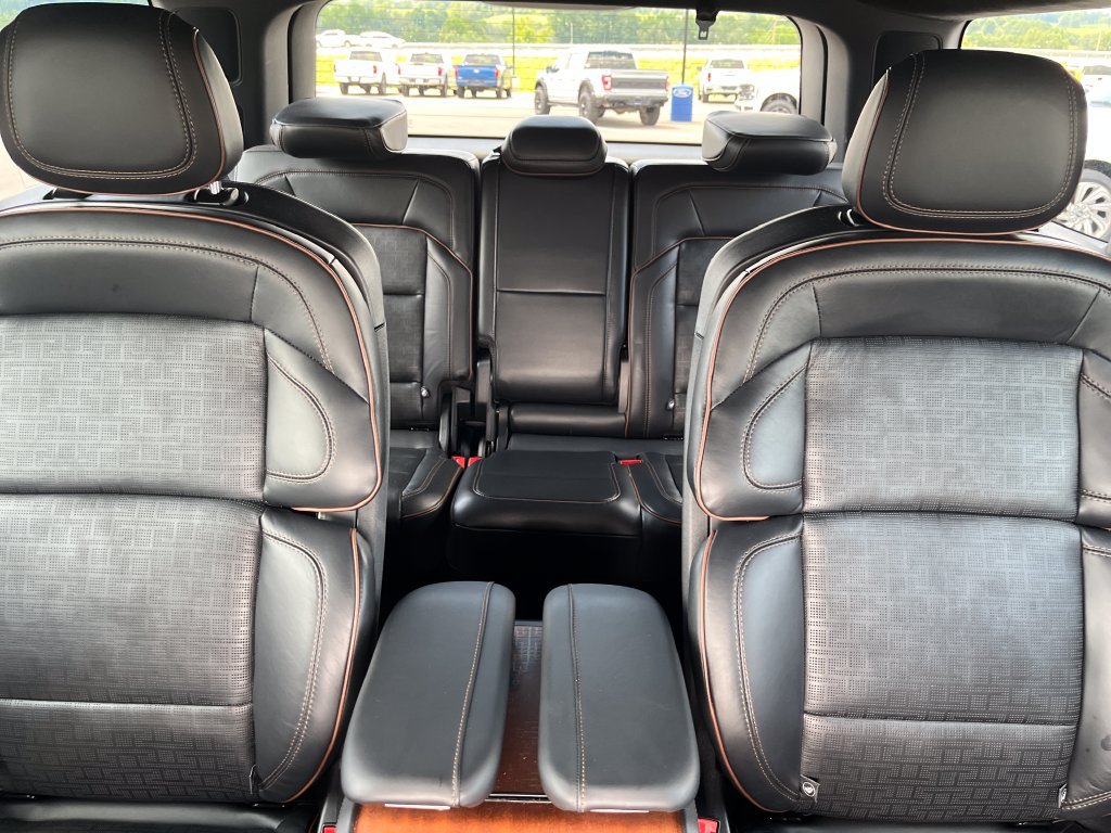 Used 2025 Lincoln Navigator Black Label AWD/4WD image 23