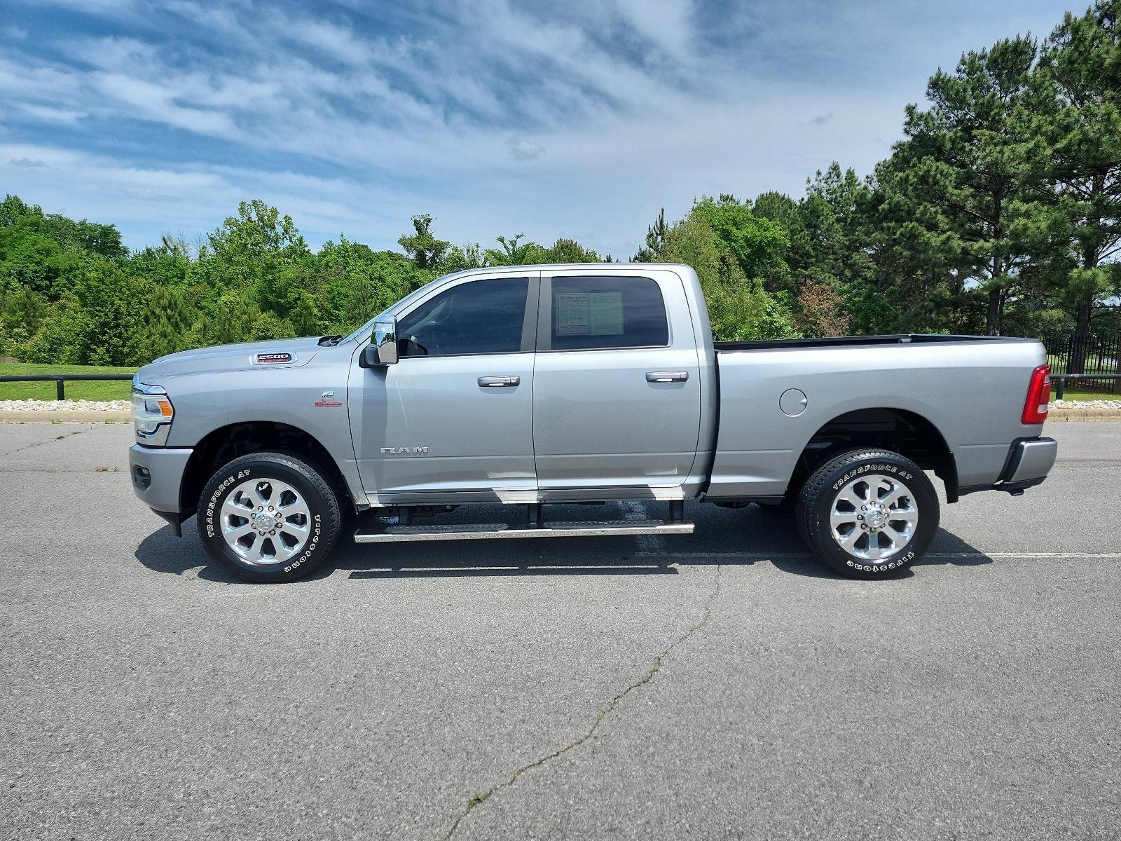 Used 2023 RAM 2500 Laramie AWD/4WD image 2