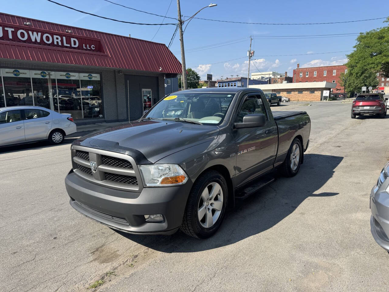 Used 2012 RAM 1500 Express RWD image 2
