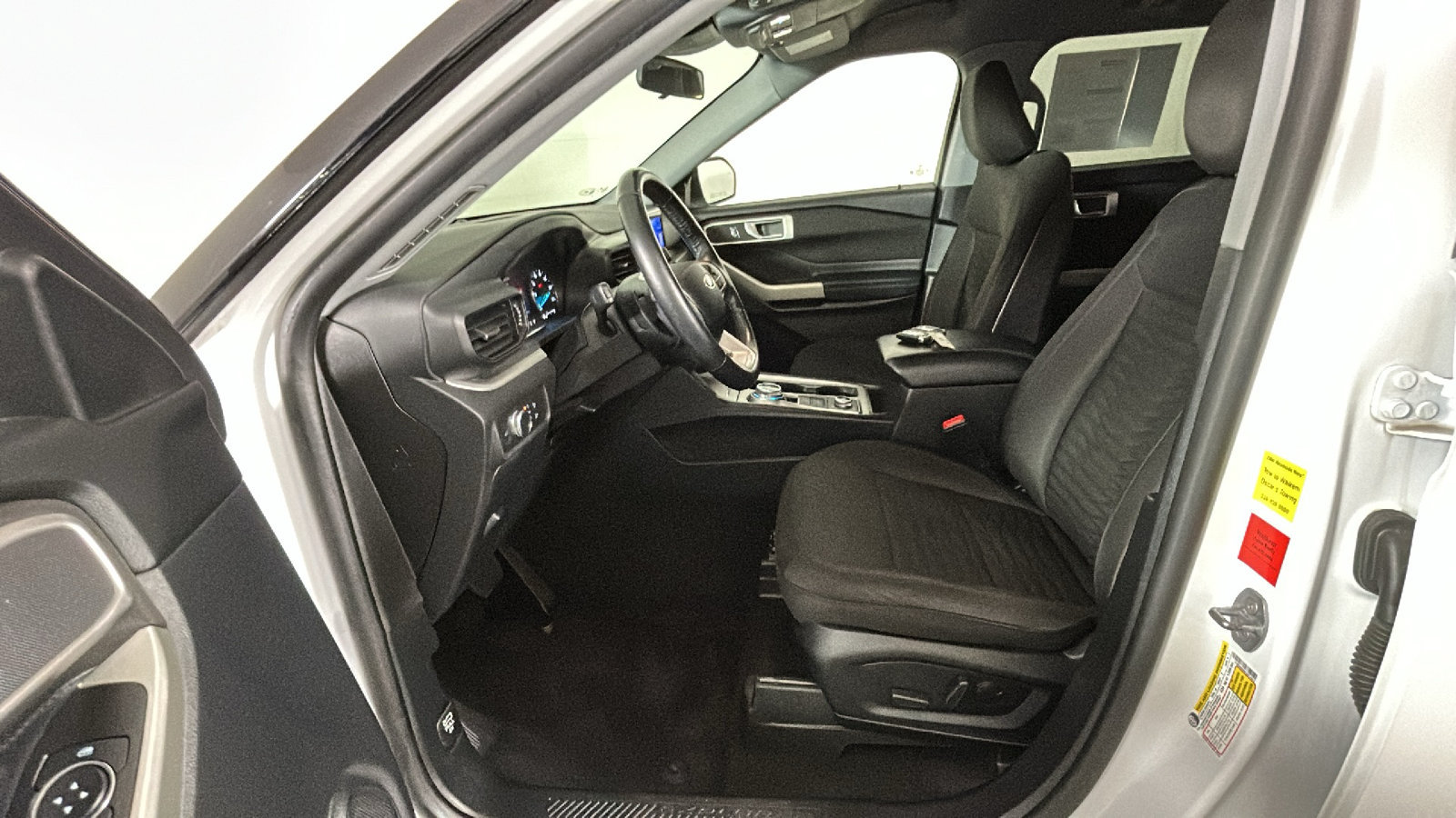 Used 2020 Ford Explorer XLT w/ Comfort Package AWD/4WD image 13