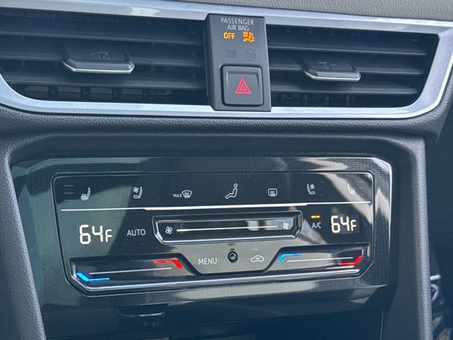New 2025 Volkswagen Taos SEL image 7