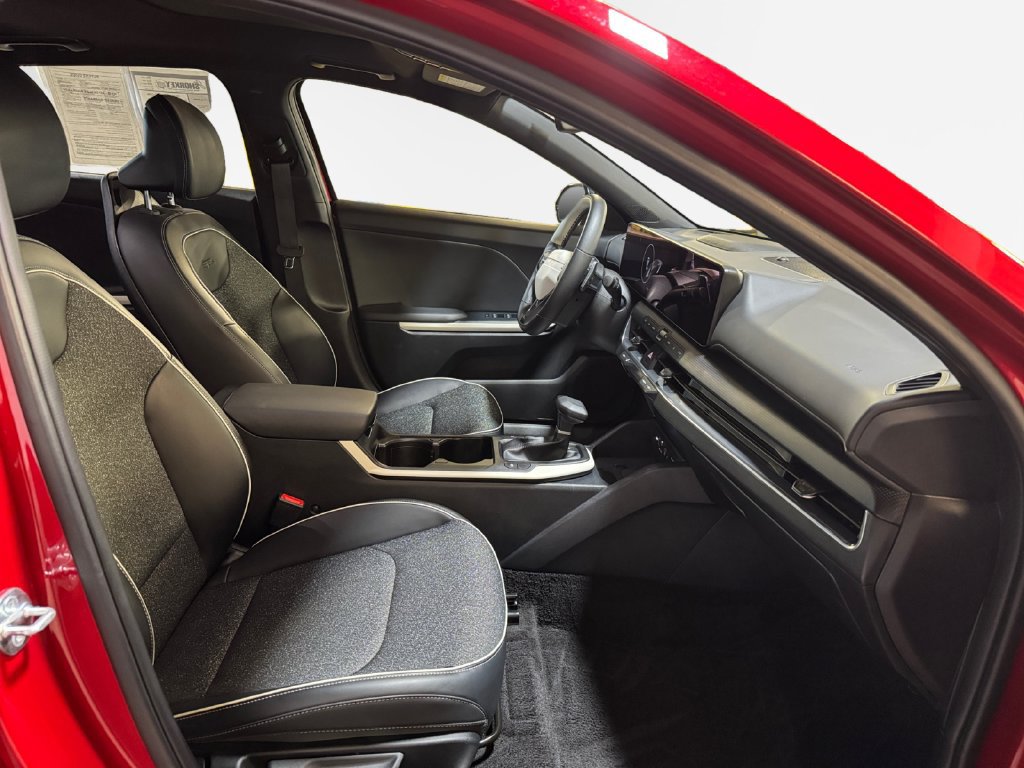 Certified 2025 Kia K4 GT-Line w/ GT-Line Sunroof Package FWD image 26