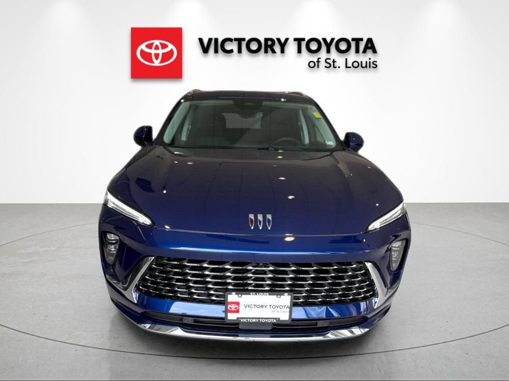 Used 2024 Buick Envision Avenir image 8