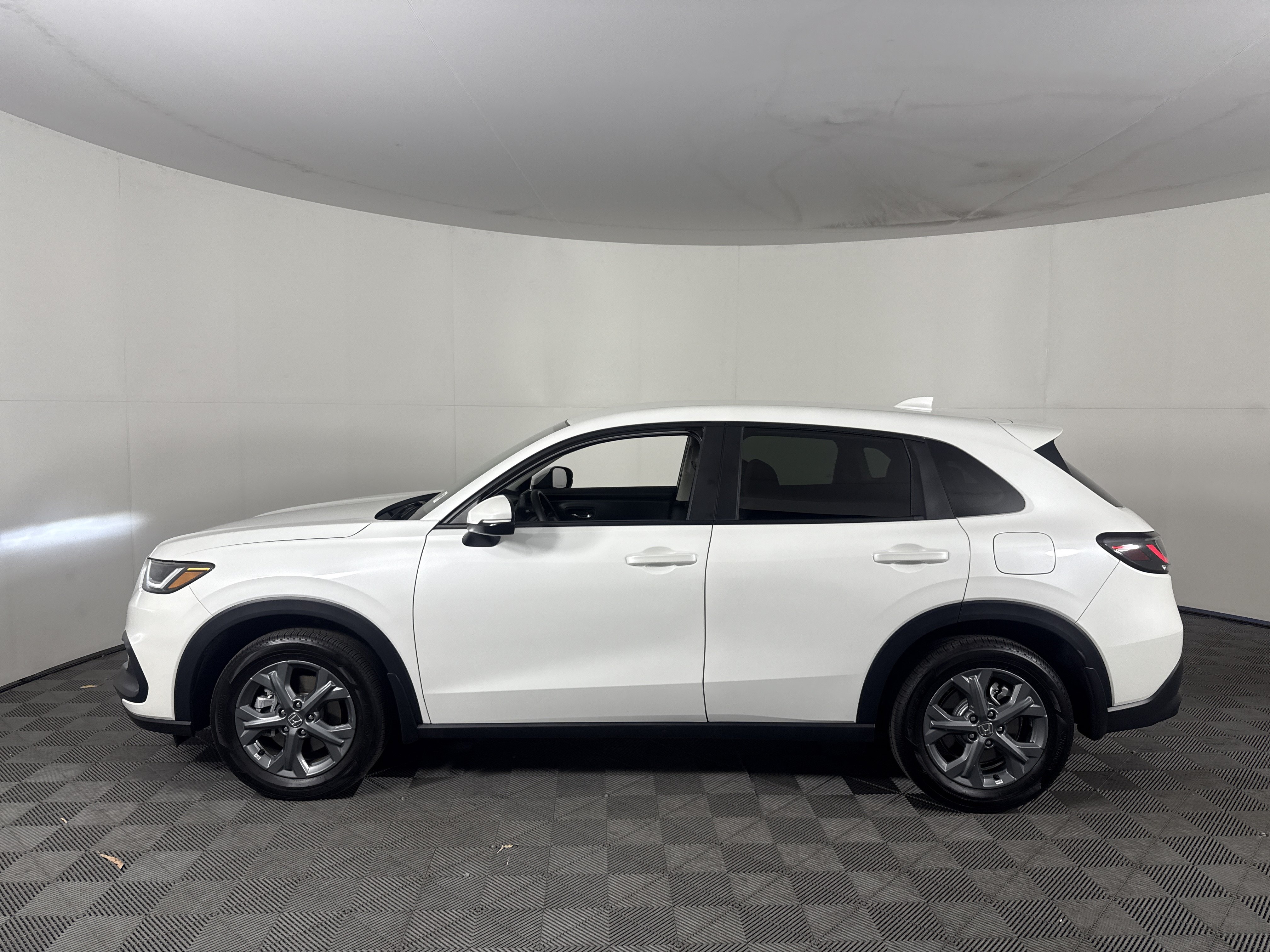 Certified 2026 Honda HR-V LX image 6