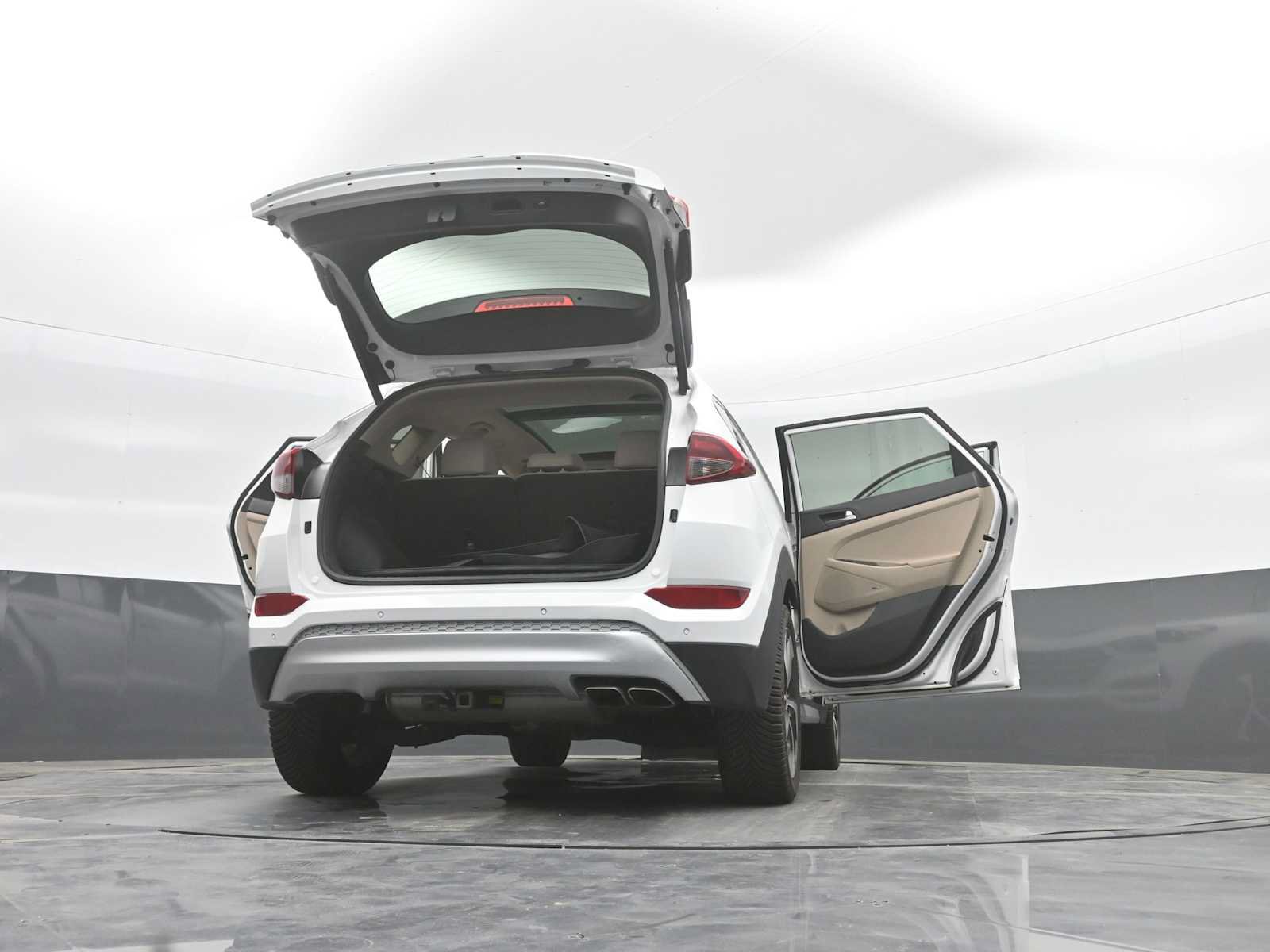 Used 2018 Hyundai Tucson Limited w/ Ultimate Package 02 FWD image 40