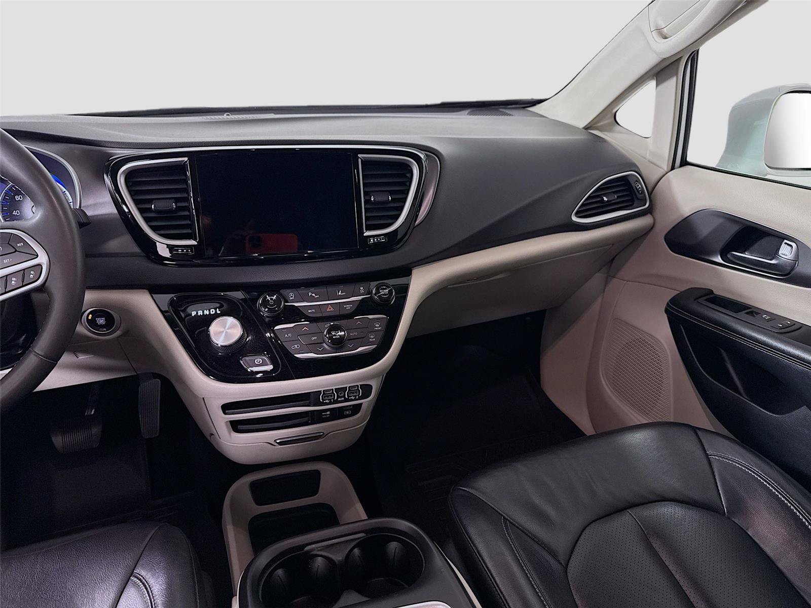 Used 2022 Chrysler Pacifica Touring-L FWD image 15