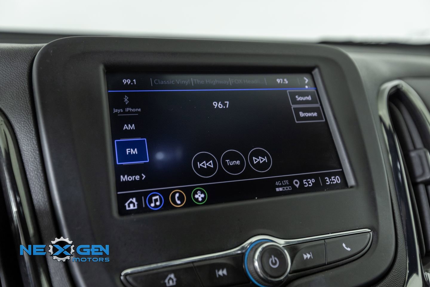 Used 2023 Chevrolet Equinox RS FWD image 17