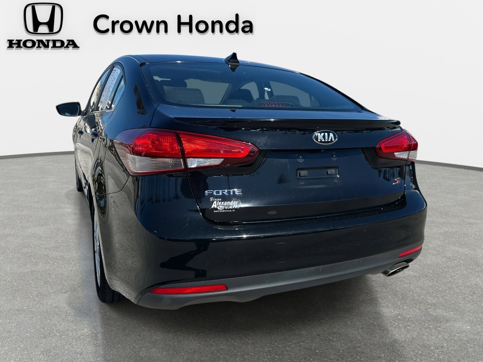 Used 2017 Kia Forte S w/ S Premium Package image 9