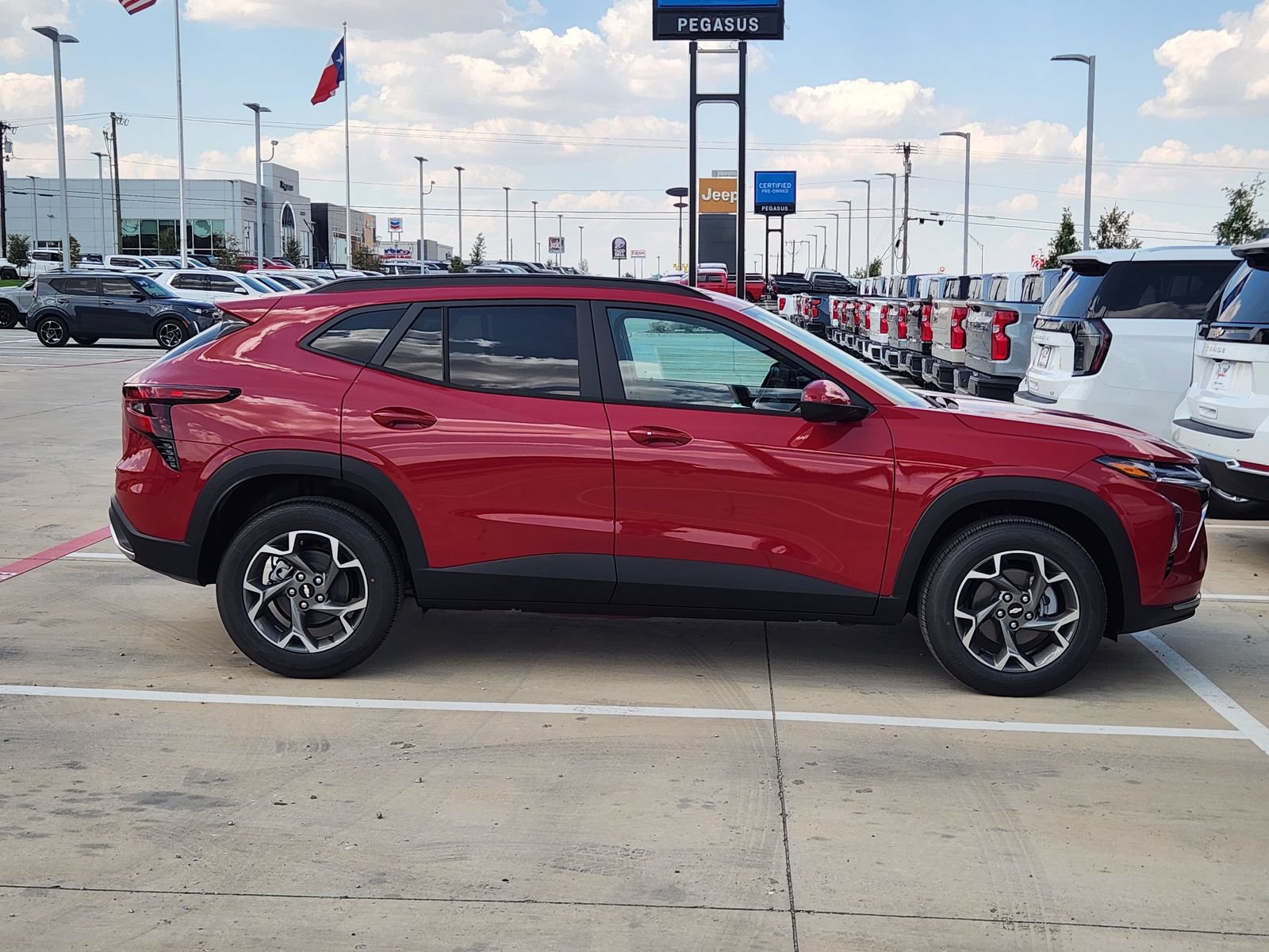 New 2026 Chevrolet Trax LT w/ LT Convenience Package FWD image 7