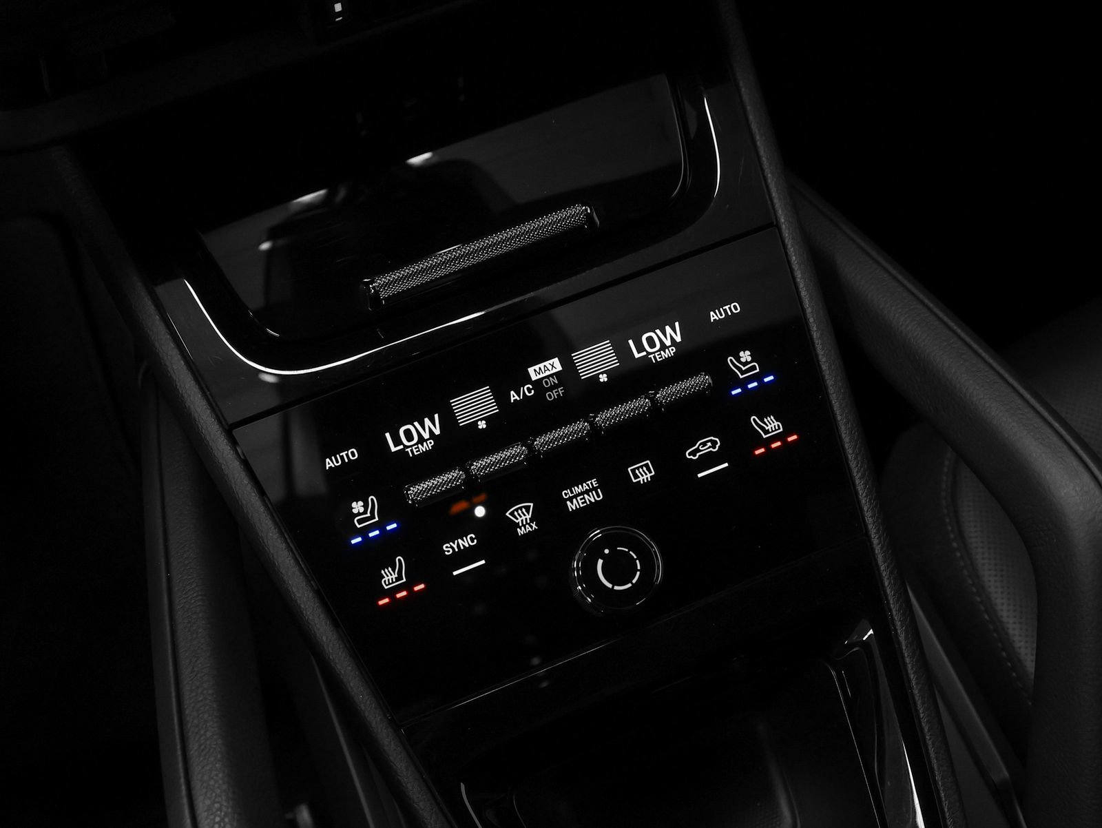 Certified 2024 Porsche Cayenne AWD/4WD image 37