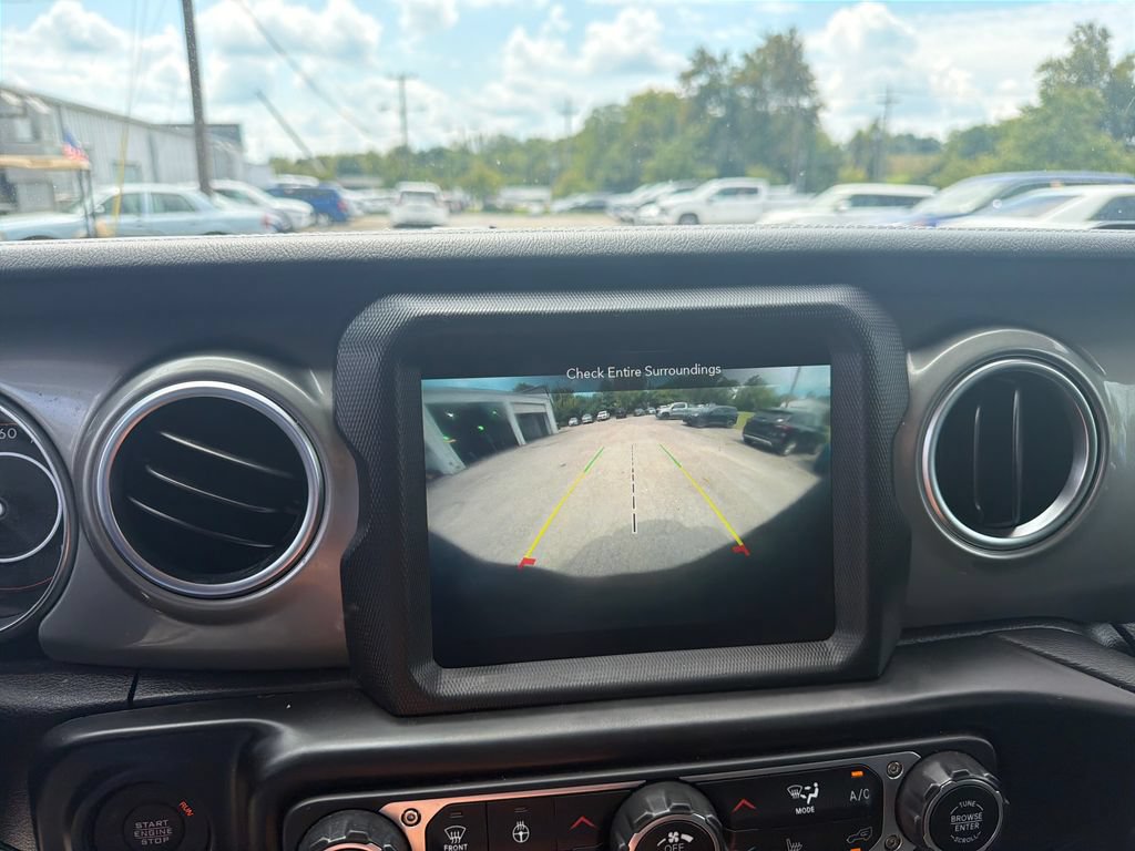 Used 2022 Jeep Wrangler Unlimited Sahara w/ Dual Top Group AWD/4WD image 23