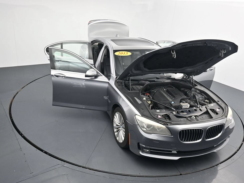 Used 2015 BMW 740i RWD image 39