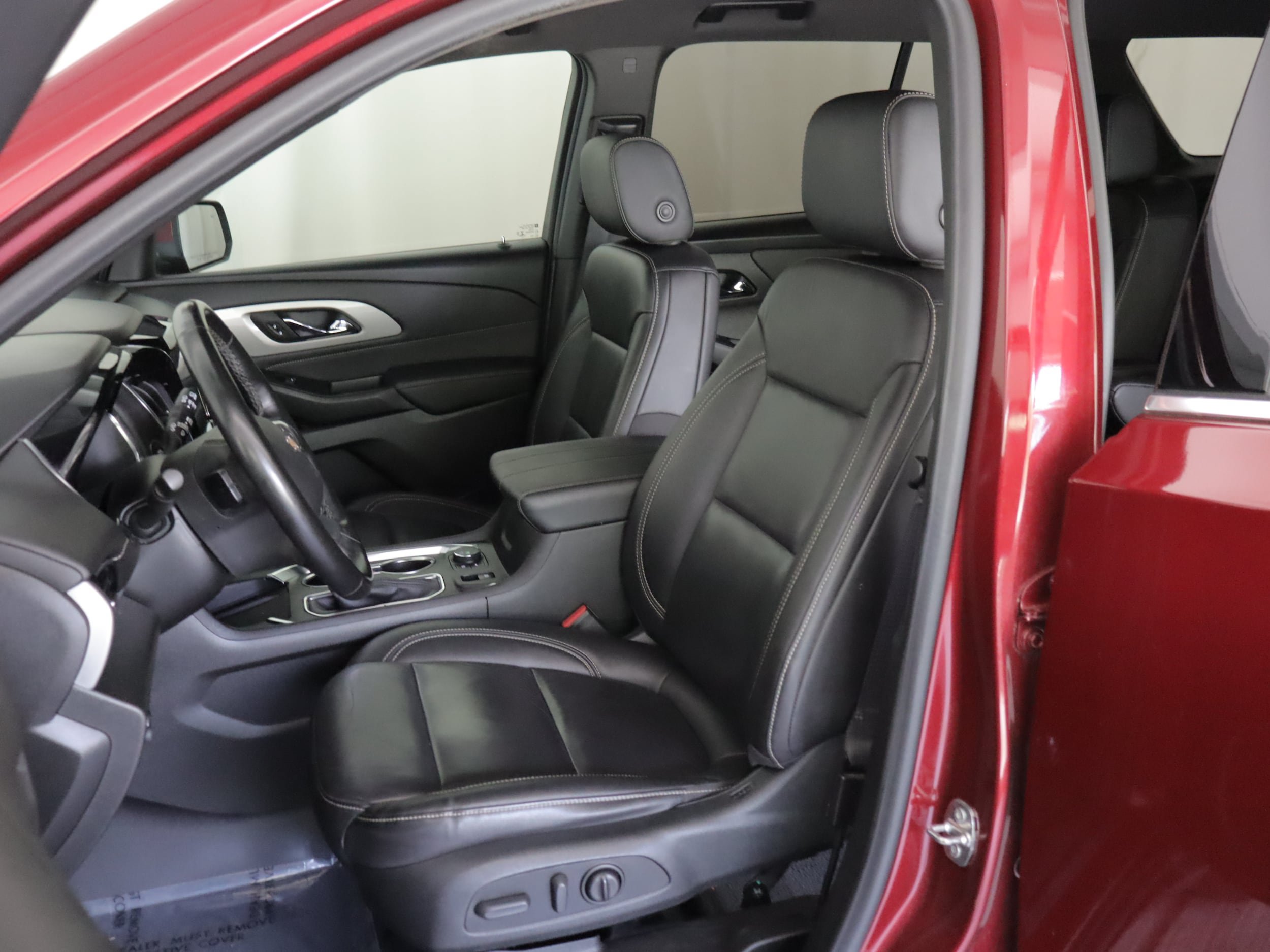 Used 2023 Chevrolet Traverse LT AWD/4WD image 6