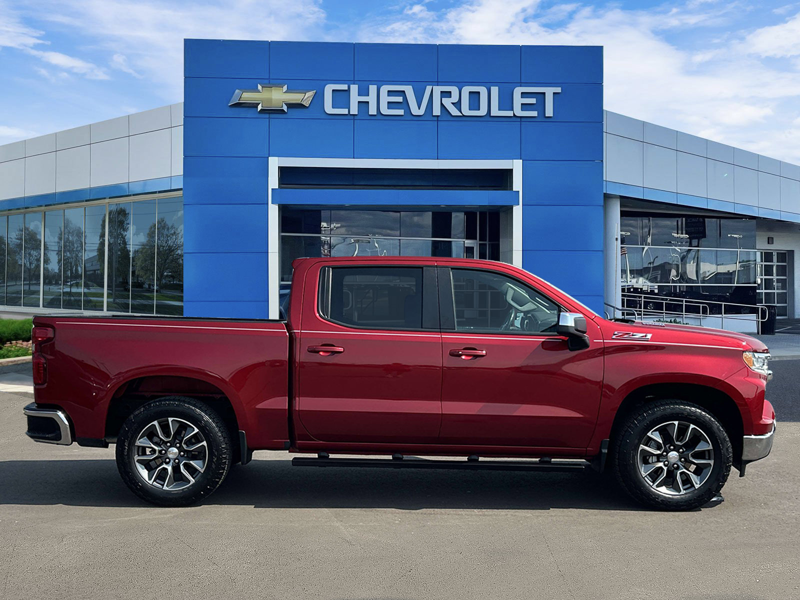 Certified 2024 Chevrolet Silverado 1500 LT w/ Z71 Off-Road Package AWD/4WD image 5