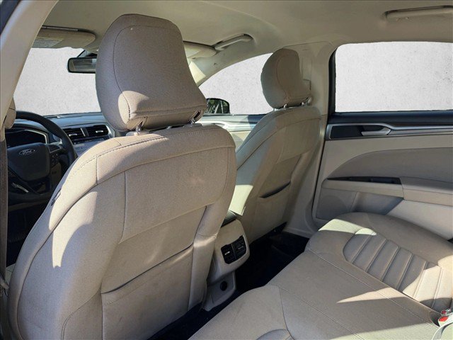 Used 2019 Ford Fusion SE FWD image 24