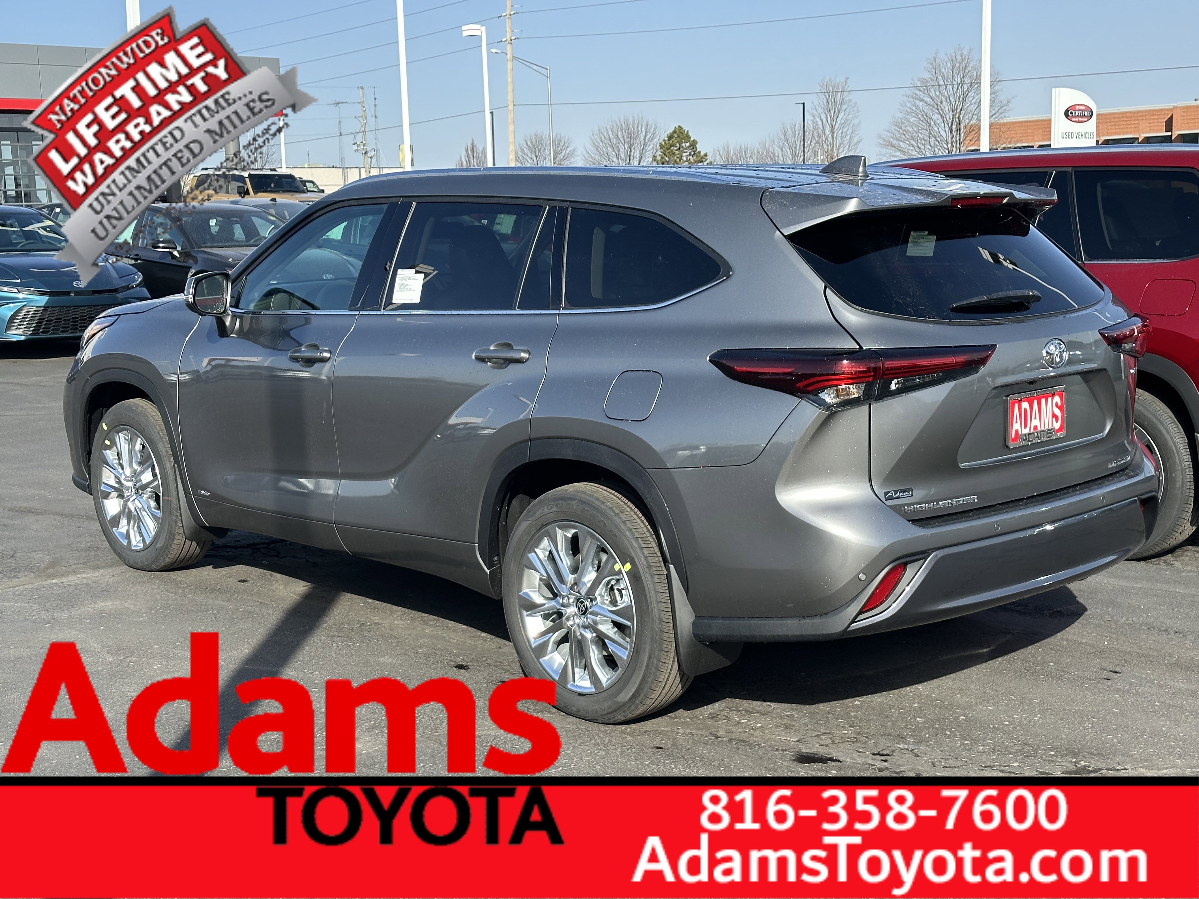 Used 2026 Toyota Highlander Limited image 3