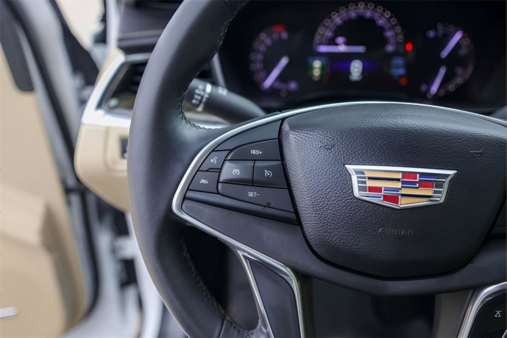 Used 2017 Cadillac XT5 FWD image 14