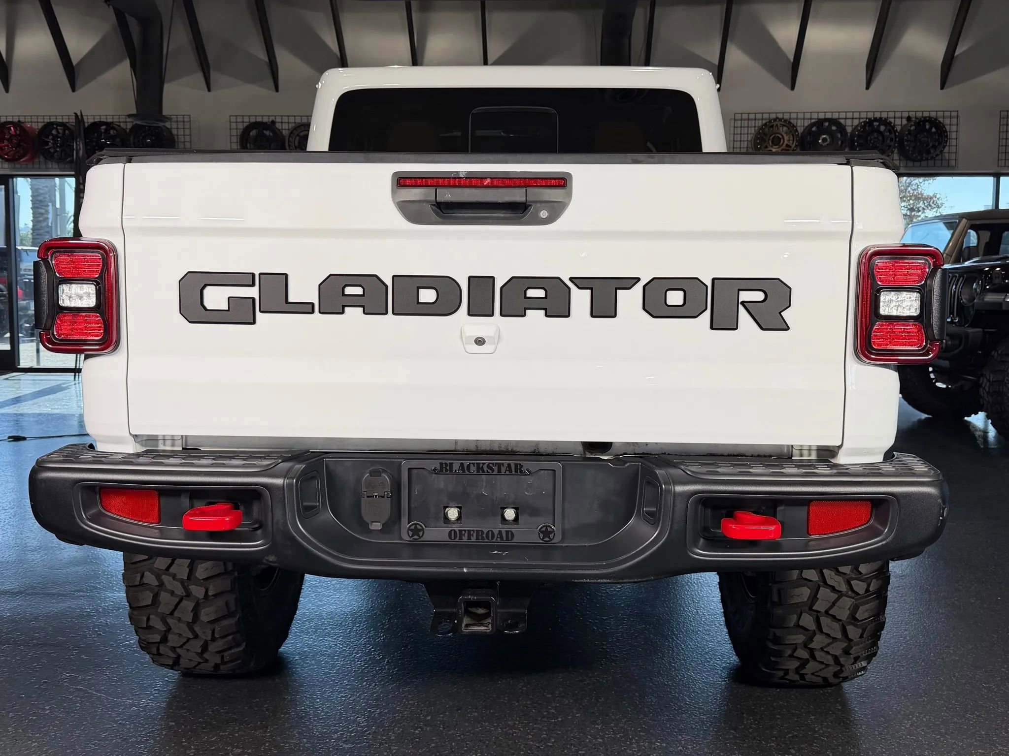 Used 2021 Jeep Gladiator Rubicon AWD/4WD image 12