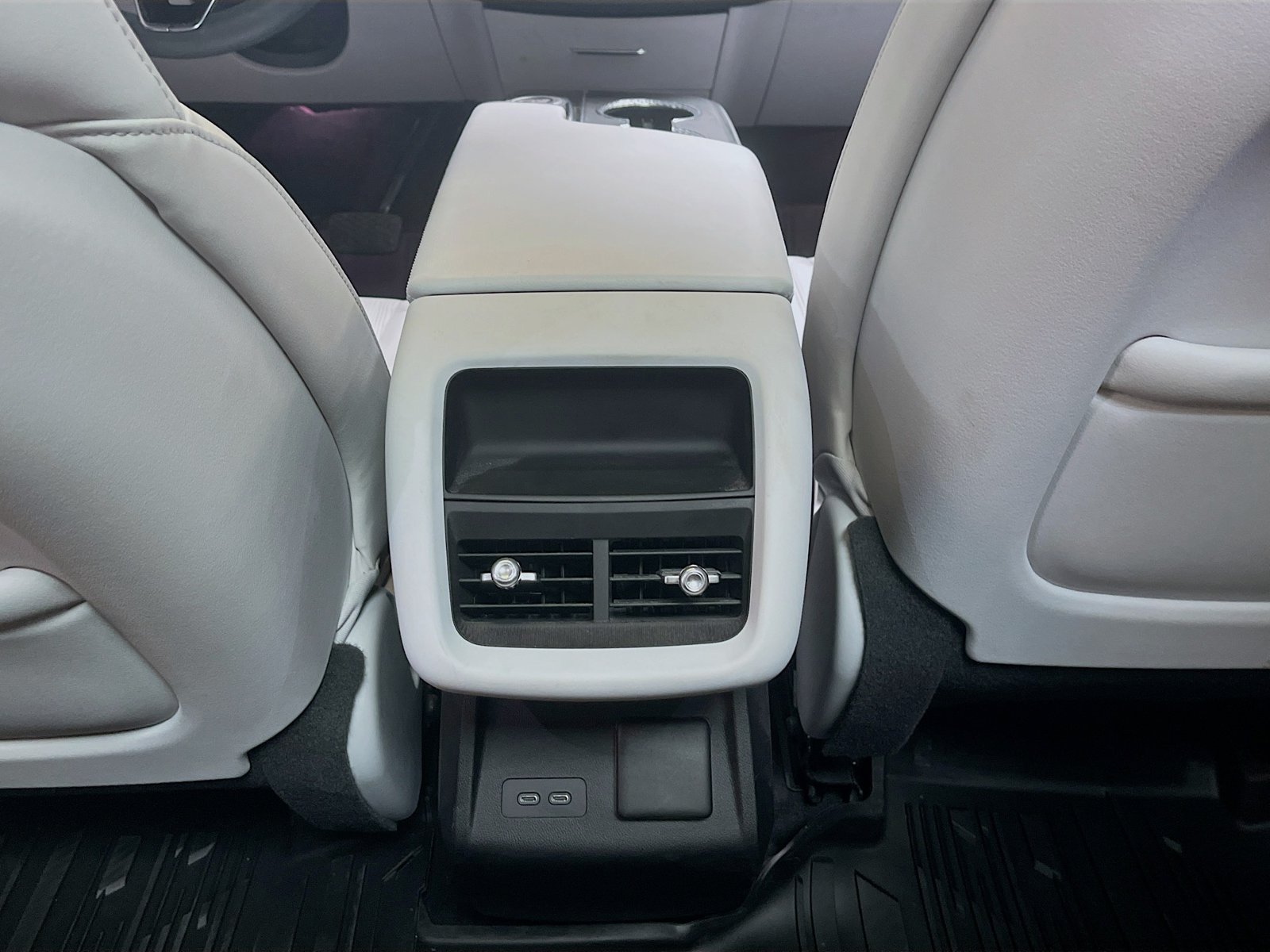 Used 2025 Cadillac Lyriq Sport w/ LPO, Floor Liner Package AWD/4WD image 27