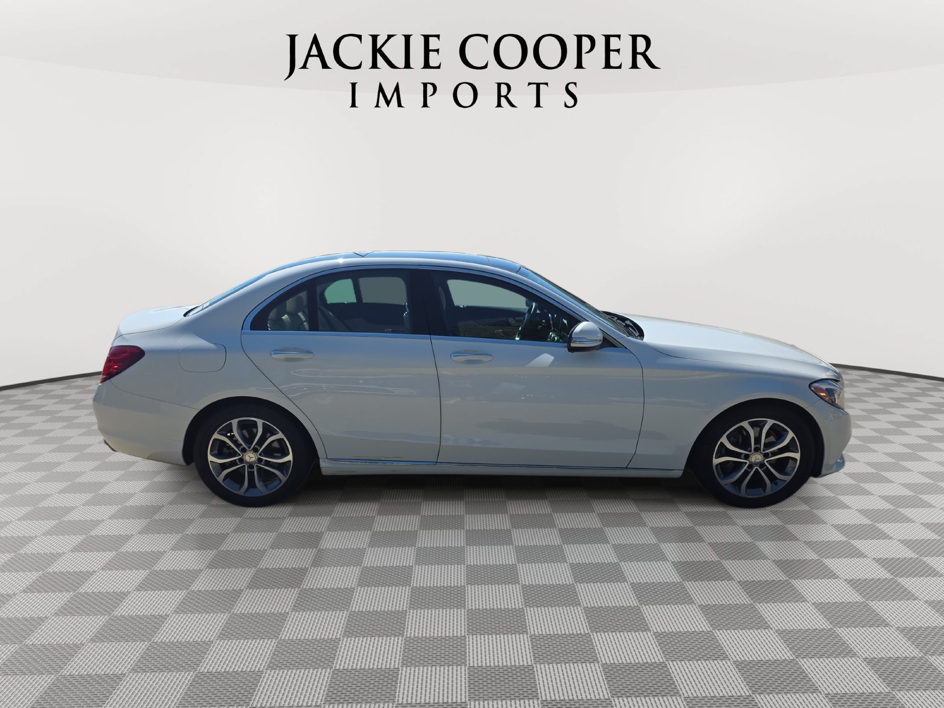 Used 2015 Mercedes-Benz C 300 Sedan image 4