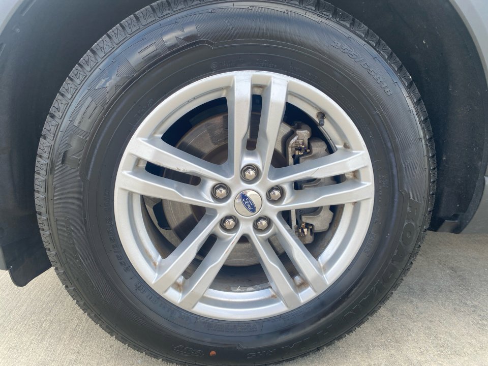 Used 2022 Ford Explorer XLT image 30